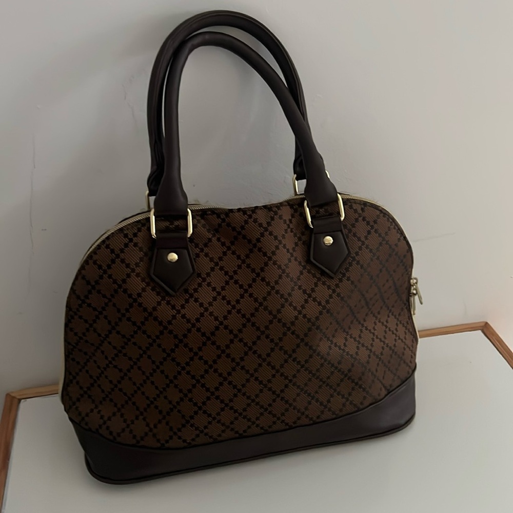L’BEL  Woman’s Tote 👜